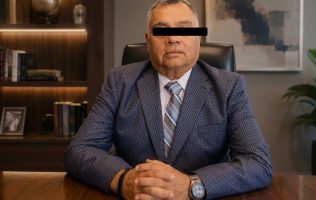 Denuncian ante Fiscalía a síndico de Tecámac por doble sueldo