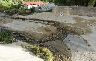 Denuncian colapso de drenaje y aguas negras en Ixtapaluca