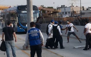 Desata bloqueo riña entre usuarios del Trolebús y manifestantes