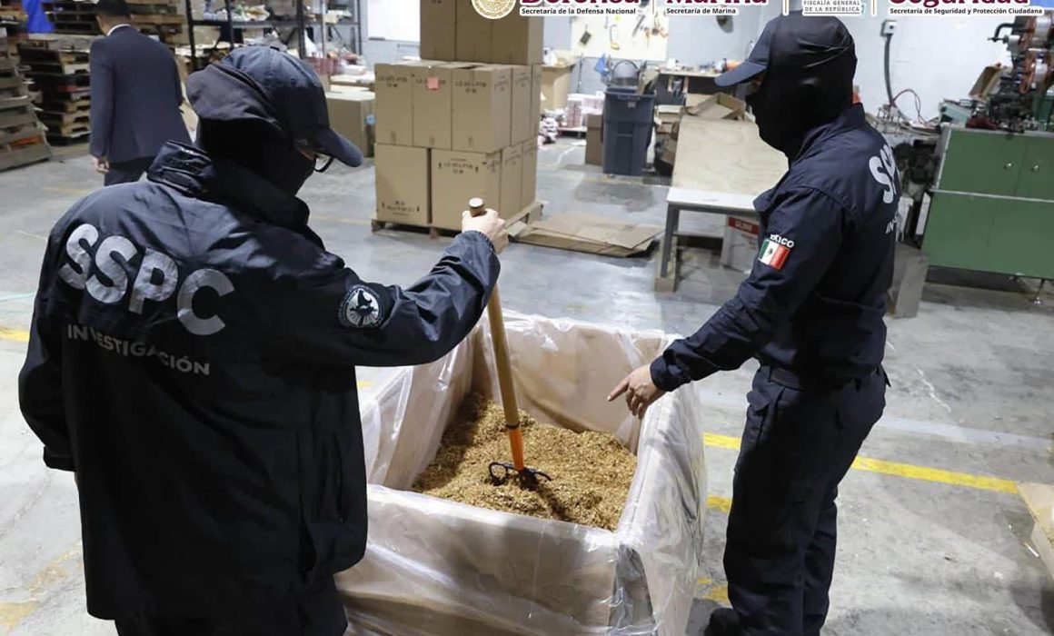 Desmantelan bodega con 60 toneladas de cigarros piratas en Huixquilucan