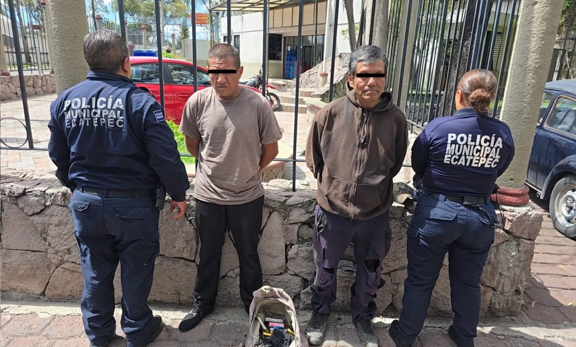 Detienen a dos por robo a Oxxo en Xalostoc; uno era buscado en Veracruz