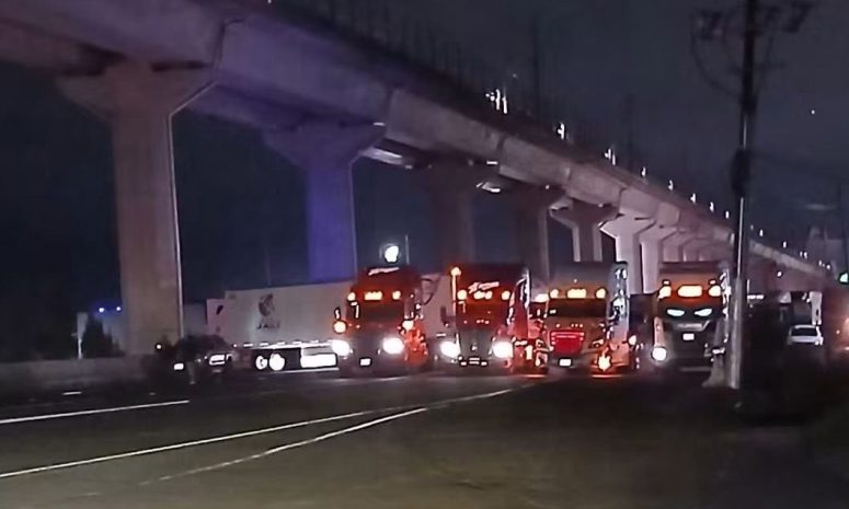 Dormirán transportistas en la México-Toluca: no hubo acuerdo