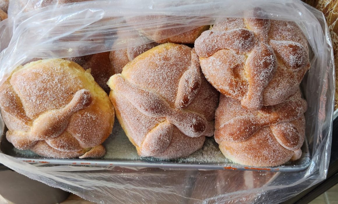 Endulza panadería de Huehuetoca el Día de Muertos con pan tradicional