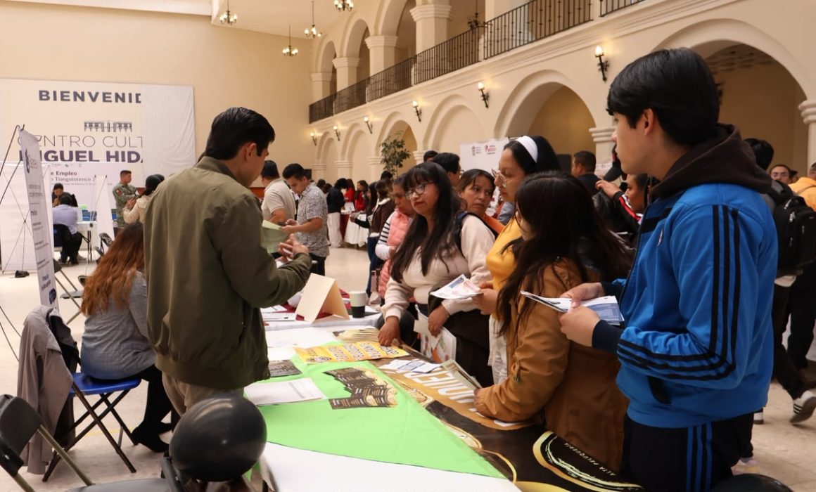 Enfrentan jóvenes mexiquenses barreras para conseguir su primer empleo