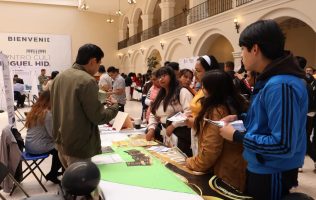 Enfrentan jóvenes mexiquenses barreras para conseguir su primer empleo