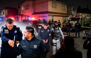 Exhiben presunta infiltración criminal en policía de Nezahualcóyotl