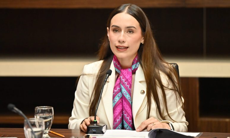Exige Alejandra Figueroa abrir más espacios para jóvenes en Edomex