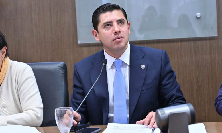 Exige Carlos Zurita frenar construcciones en zonas de riesgo del Edomex