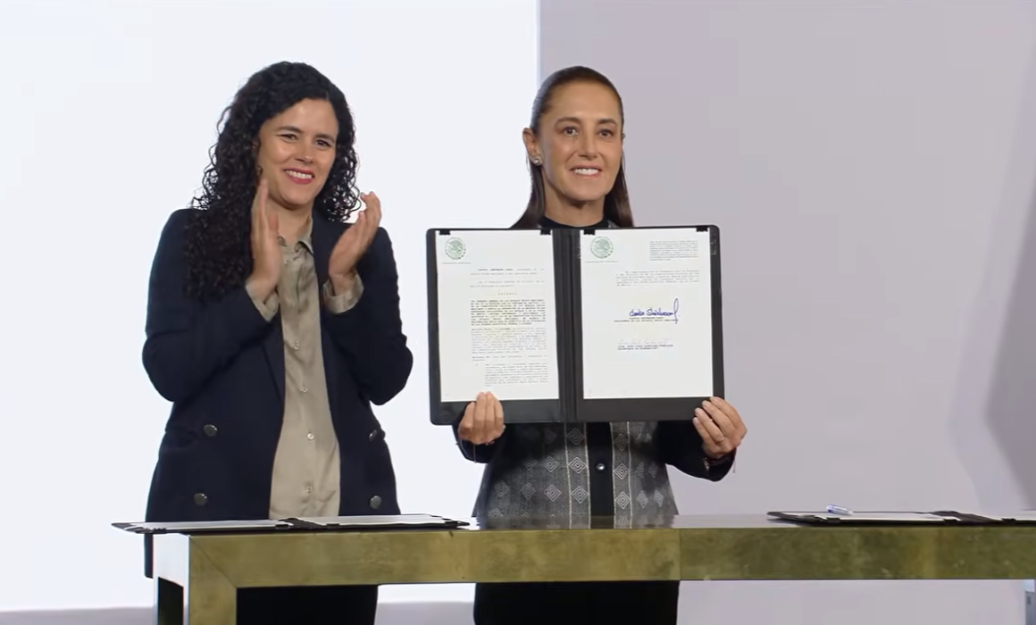 Firma Sheinbaum decreto de nacionalidad única a partir de 2028