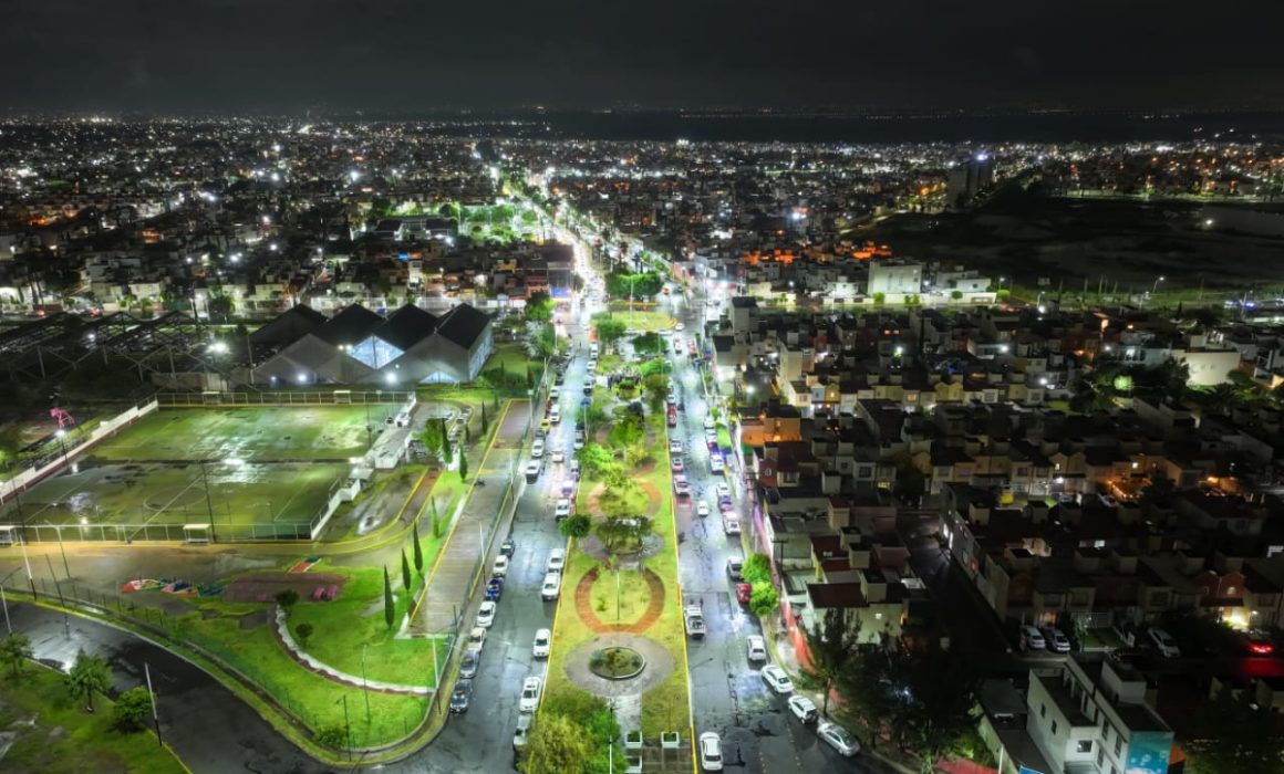 Iluminan Las Américas de Ecatepec con cinco mil luminarias