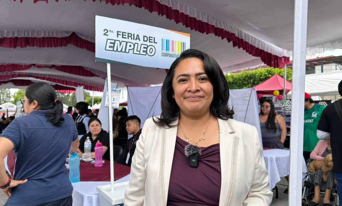 Impulsa Carmen de la Rosa economía familiar y capacitación en Neza