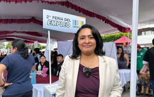 Impulsa Carmen de la Rosa economía familiar y capacitación en Neza