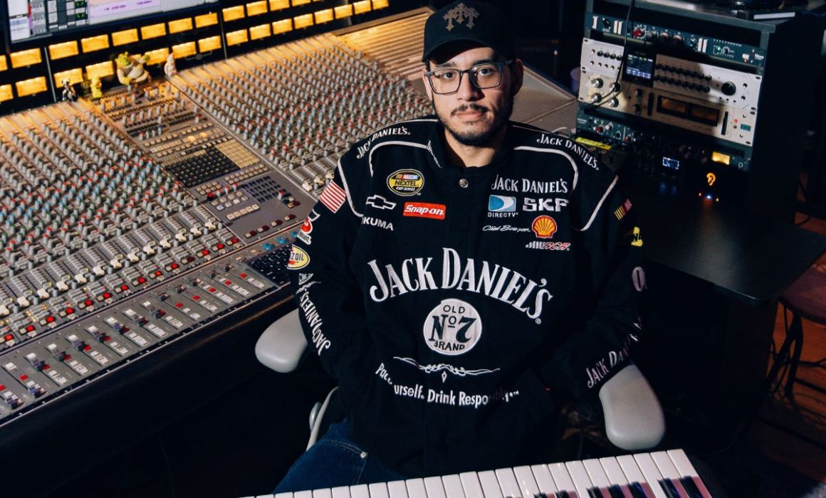 Lanza Rivs producción propia y tiene en la mira al fans mexiquenses