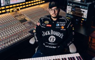 Lanza Rivs producción propia y tiene en la mira al fans mexiquenses