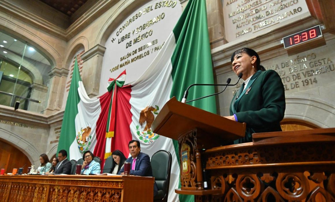 Llama María Esther a unir fuerzas por los derechos de las mujeres