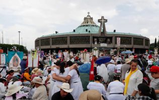 Llegan miles de peregrinos de Atlacomulco a la Basílica de Guadalupe
