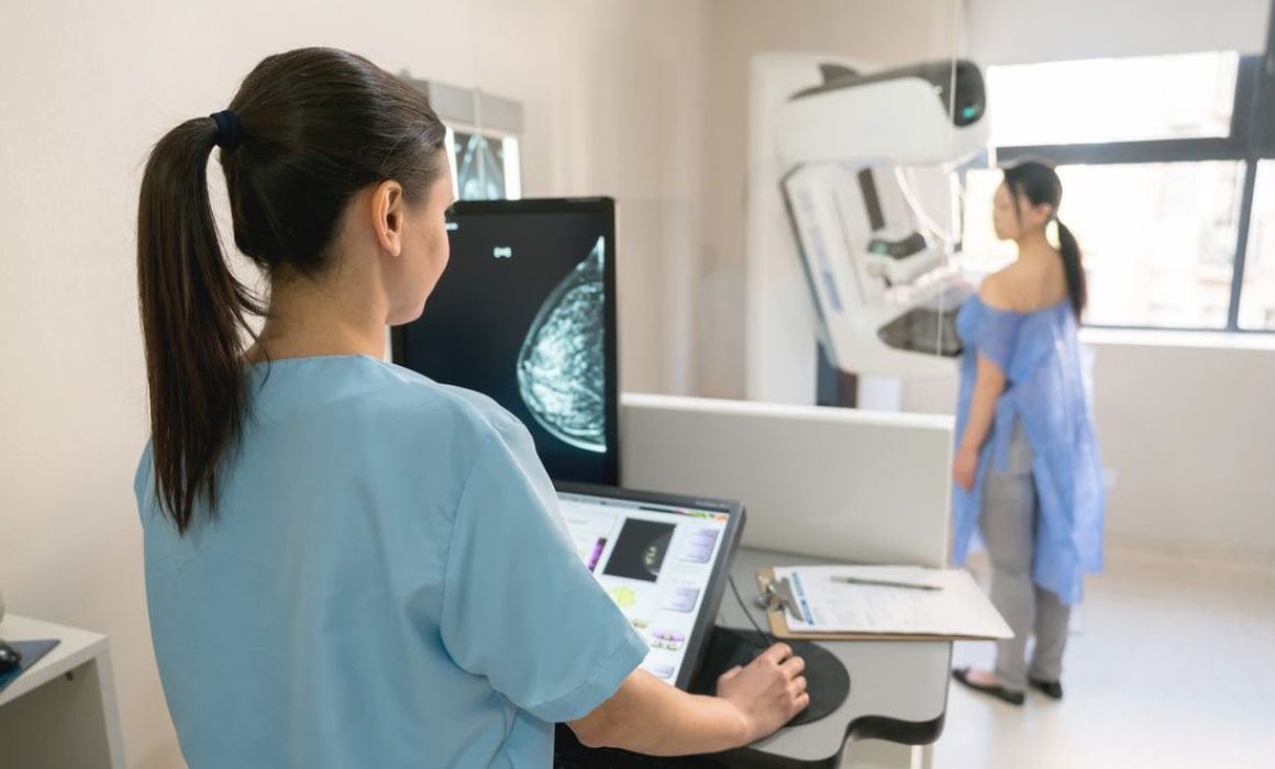 Lleva Huixquilucan mastografías gratuitas a mujeres mayores de 40 años