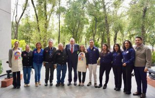 Llevan atole y tamales de Coacalco a la Cámara de Diputados