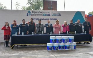Mejora Atizapán aulas escolares con equipo digital y 100 butacas nuevas