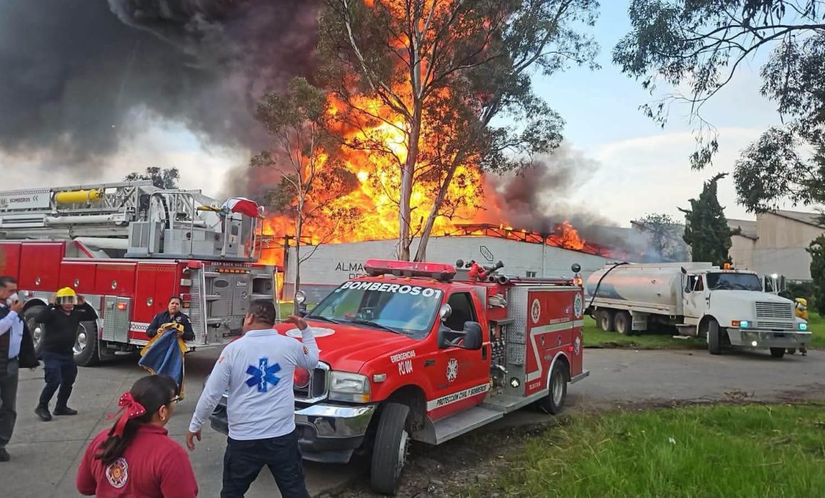 Moviliza incendio en planta IUSA a bomberos de 4 municipios