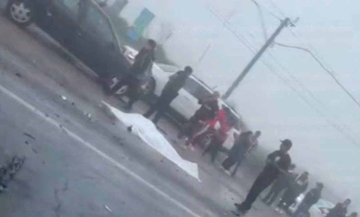 Mueren 2 estudiantes arrollados por un taxi en la Toluca-Zitácuaro