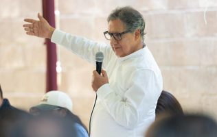 Pide Higinio Martínez cerrar polémica con EU y mantener el diálogo