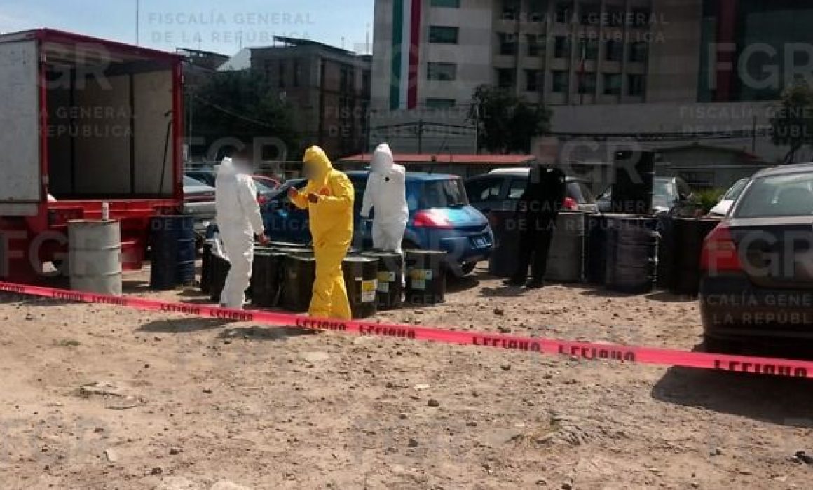 Procesan a chofer con 2,000 litros de químicos para narcolaboratorios