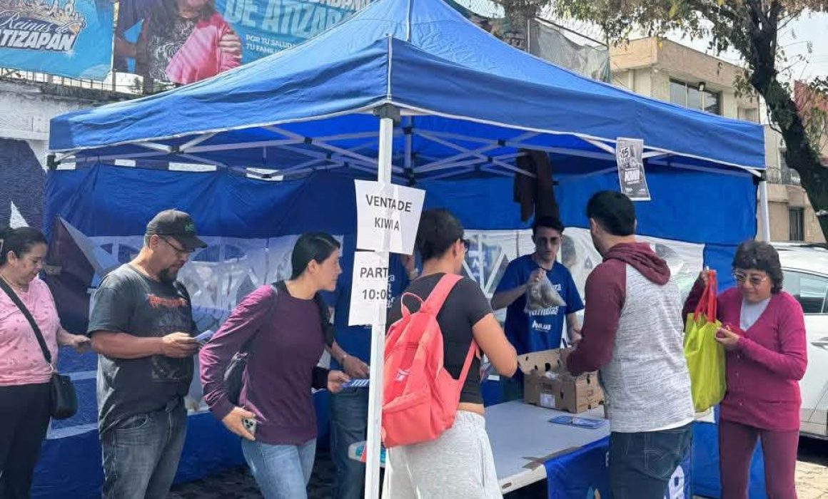 Promueve Anuar Azar ahorro familiar con kiwi a $15 en Atizapán
