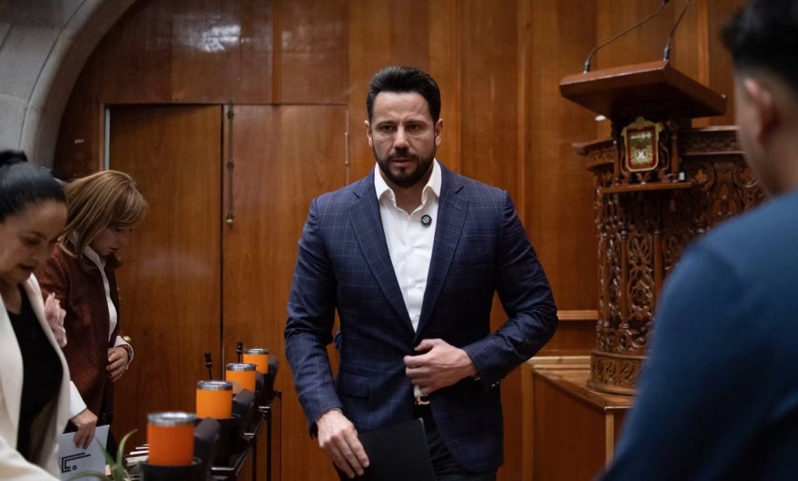 Propone Anuar Azar exentar impuestos a parejas jóvenes por su 1era casa