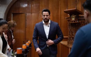 Propone Anuar Azar exentar impuestos a parejas jóvenes por su 1era casa