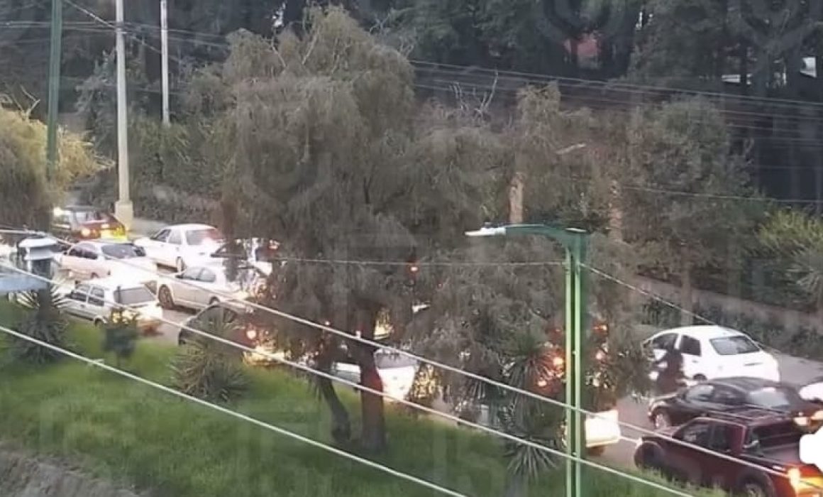 Provoca incendio en llantera afectación vial de un kilómetro en Toluca