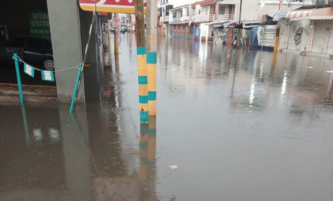 Provocan lluvias inundaciones y afectaciones en oriente del Edomex