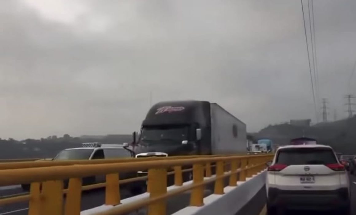 Reabren México-Querétaro y Chamapa-Lechería tras 20 horas de bloqueos