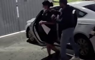 Reaprehenden a mujer por robo con violencia en tiendas de Ecatepec