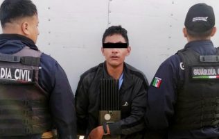 Recuperan camioneta robada y detienen a joven de 25 años en Tecámac