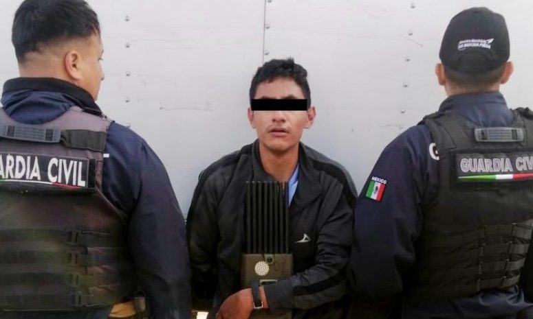 Recuperan camioneta robada y detienen a joven de 25 años en Tecámac