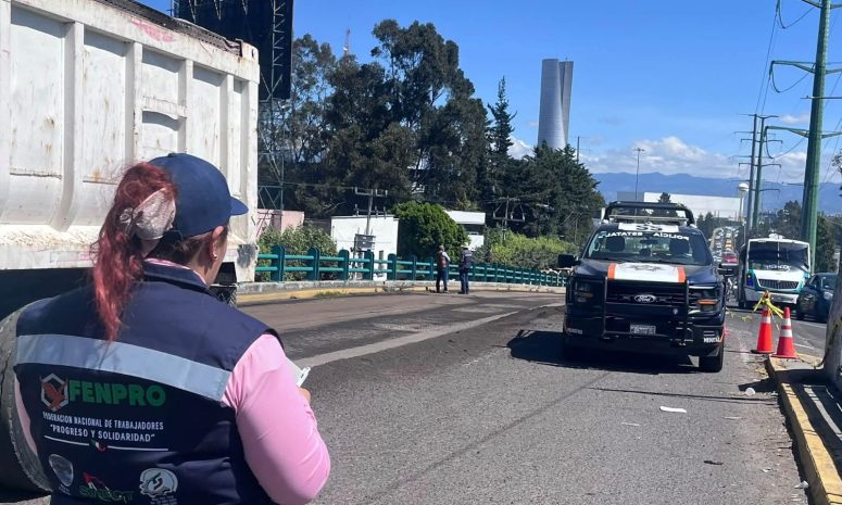 Repavimenta JCEM Paseo Tollocan y CU; colapsa tráfico en Toluca