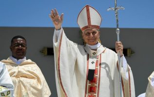 Reportan avance favorable en la recuperación postoperatoria del Papa