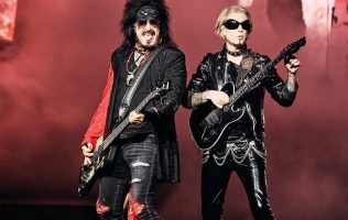 Rokeará guitarrista de Mötley Crüeen el Edomex
