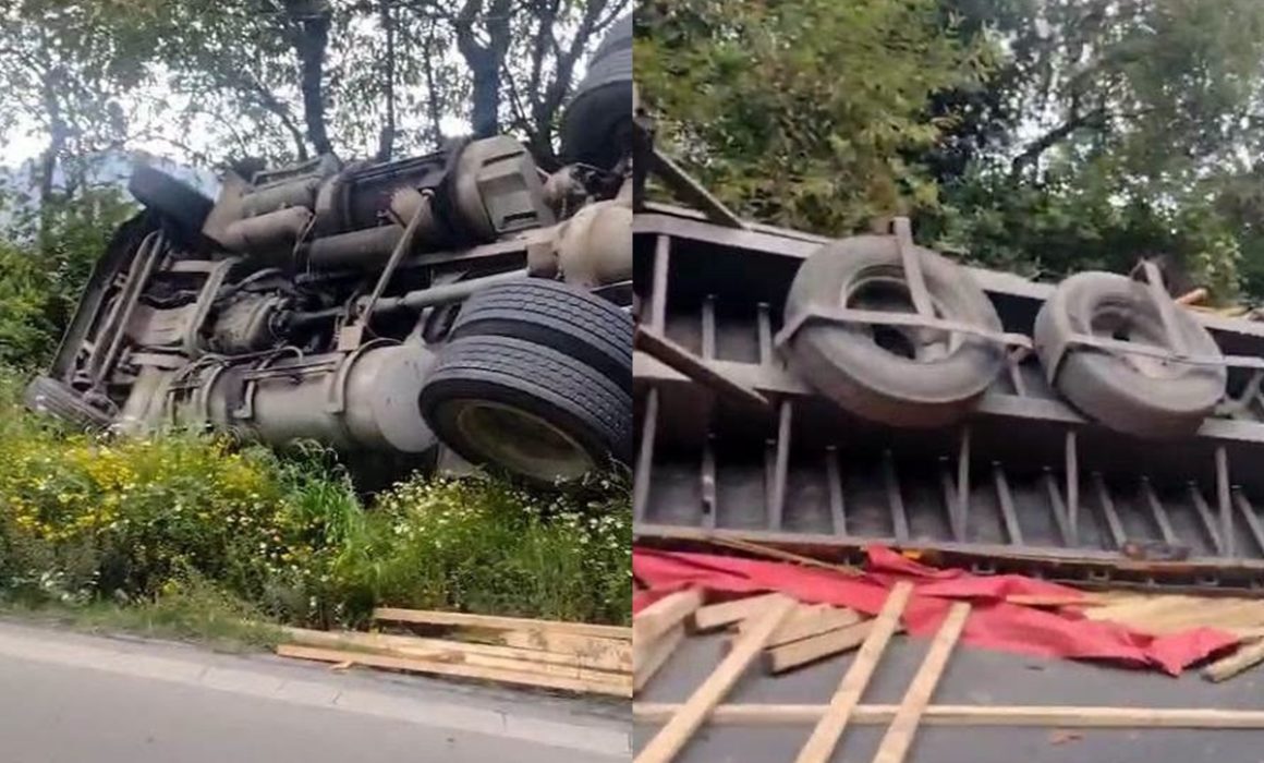 Suma otro accidente la Toluca-Naucalpan; era un camión con madera