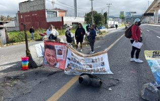 Suman 30 horas de bloqueo en la Méx-Toluca; accede Fiscalía a dialogar