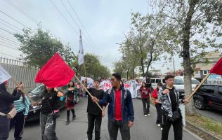 Toman estudiantes las calles de Ixtapaluca para denunciar carencias