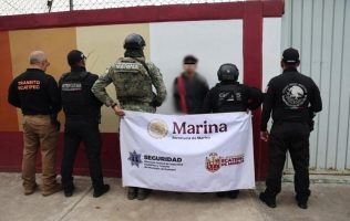 Traía menor presunta droga oculta en plumones escolares en Ecatepec