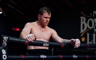Visualiza Canelo Álvarez su retiro en el Estadio Banorte
