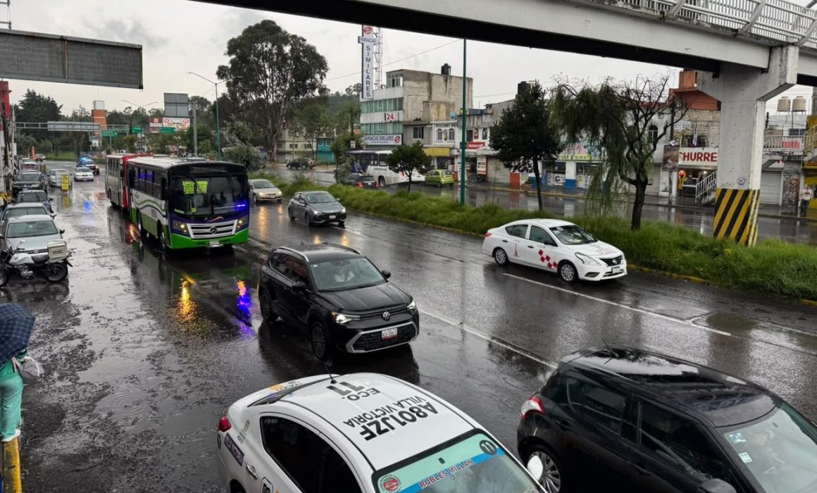 Vuelve la lluvia a golpear al Edomex; Toluca registra inundaciones