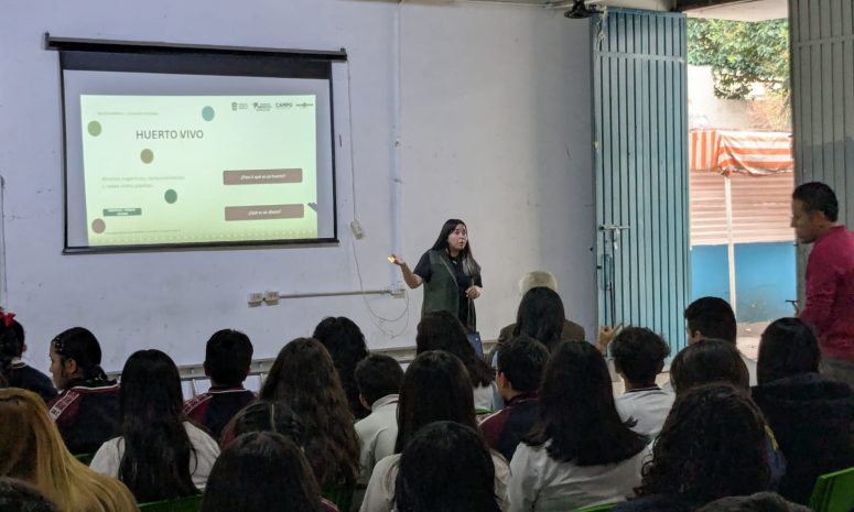 Acercan huertos urbanos a estudiantes de secundaria en Tlalnepantla